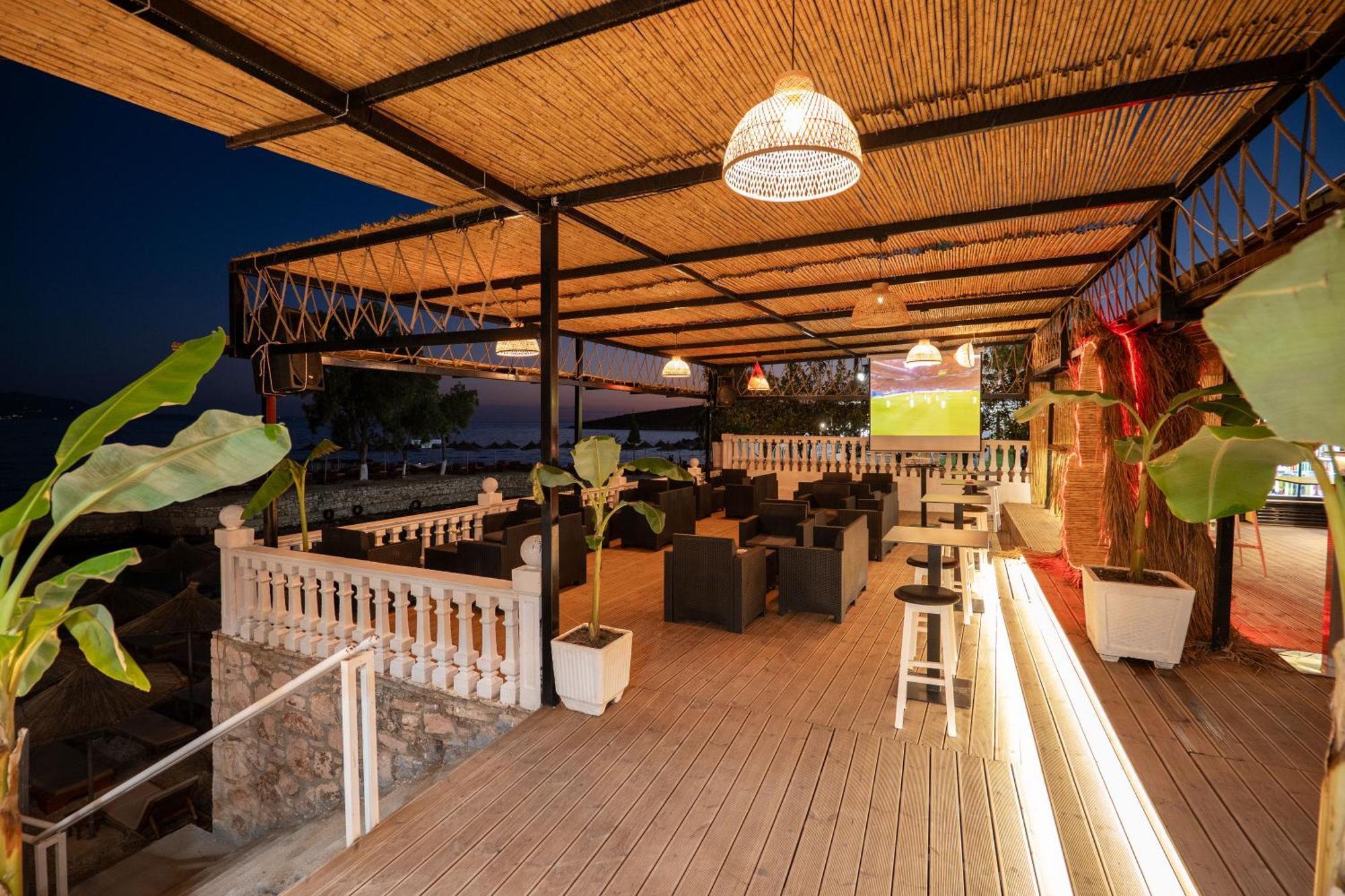 Hotel Kompleks Joni Саранде Екстериор снимка