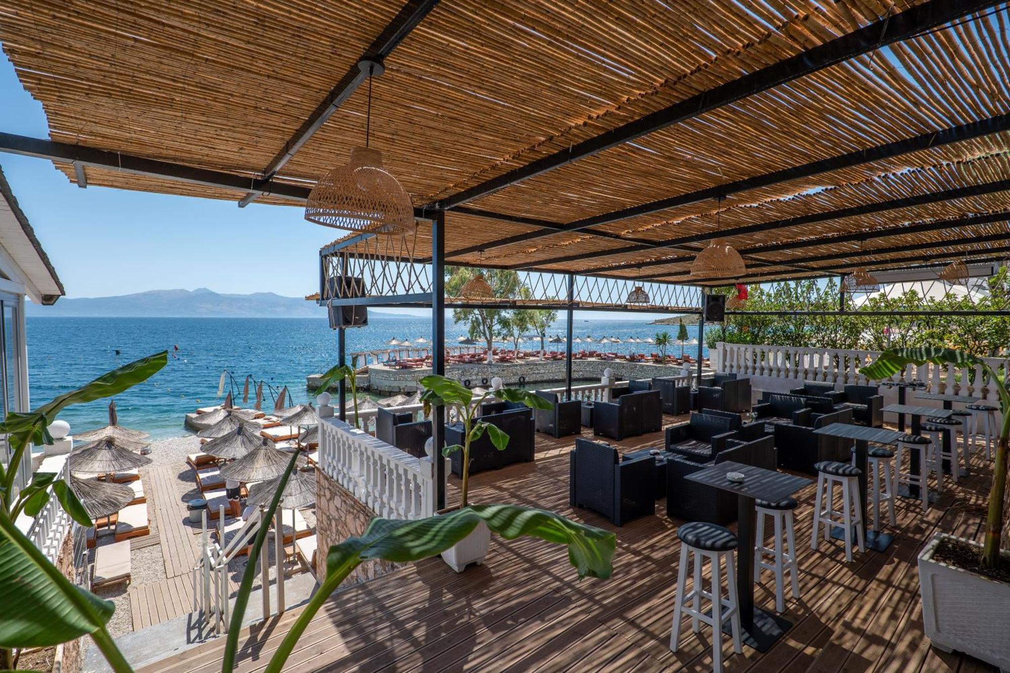 Hotel Kompleks Joni Саранде Екстериор снимка