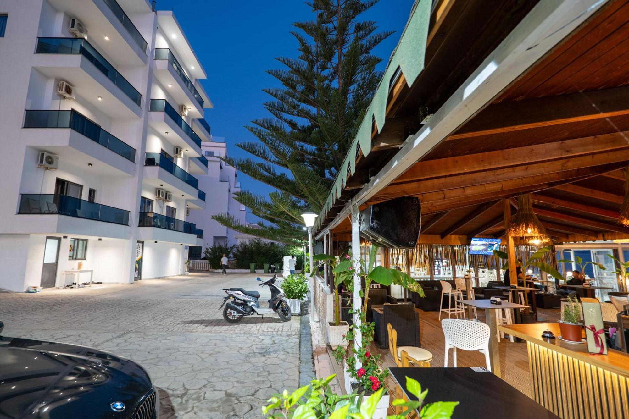 Hotel Kompleks Joni Саранде Екстериор снимка