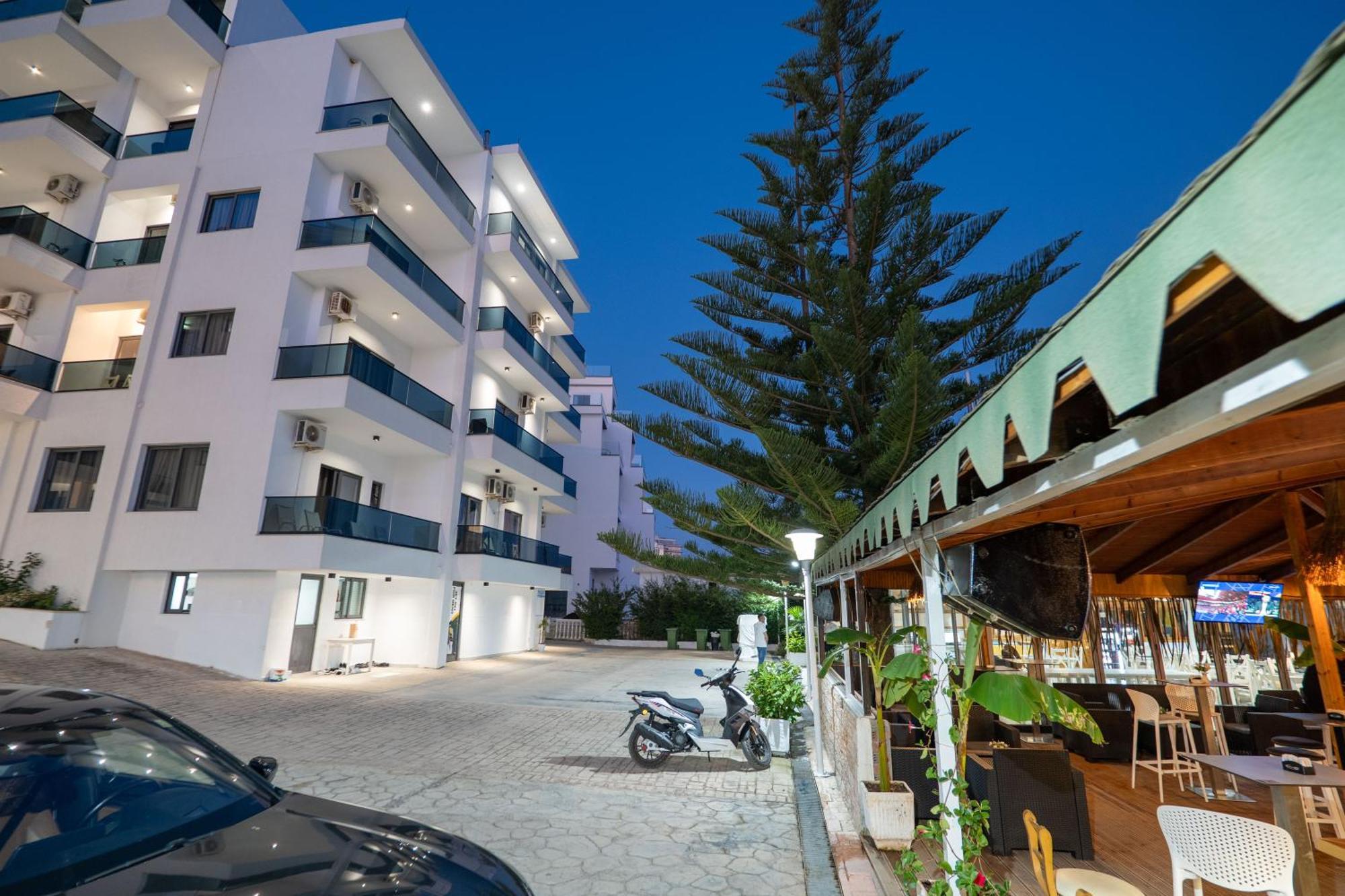 Hotel Kompleks Joni Саранде Екстериор снимка