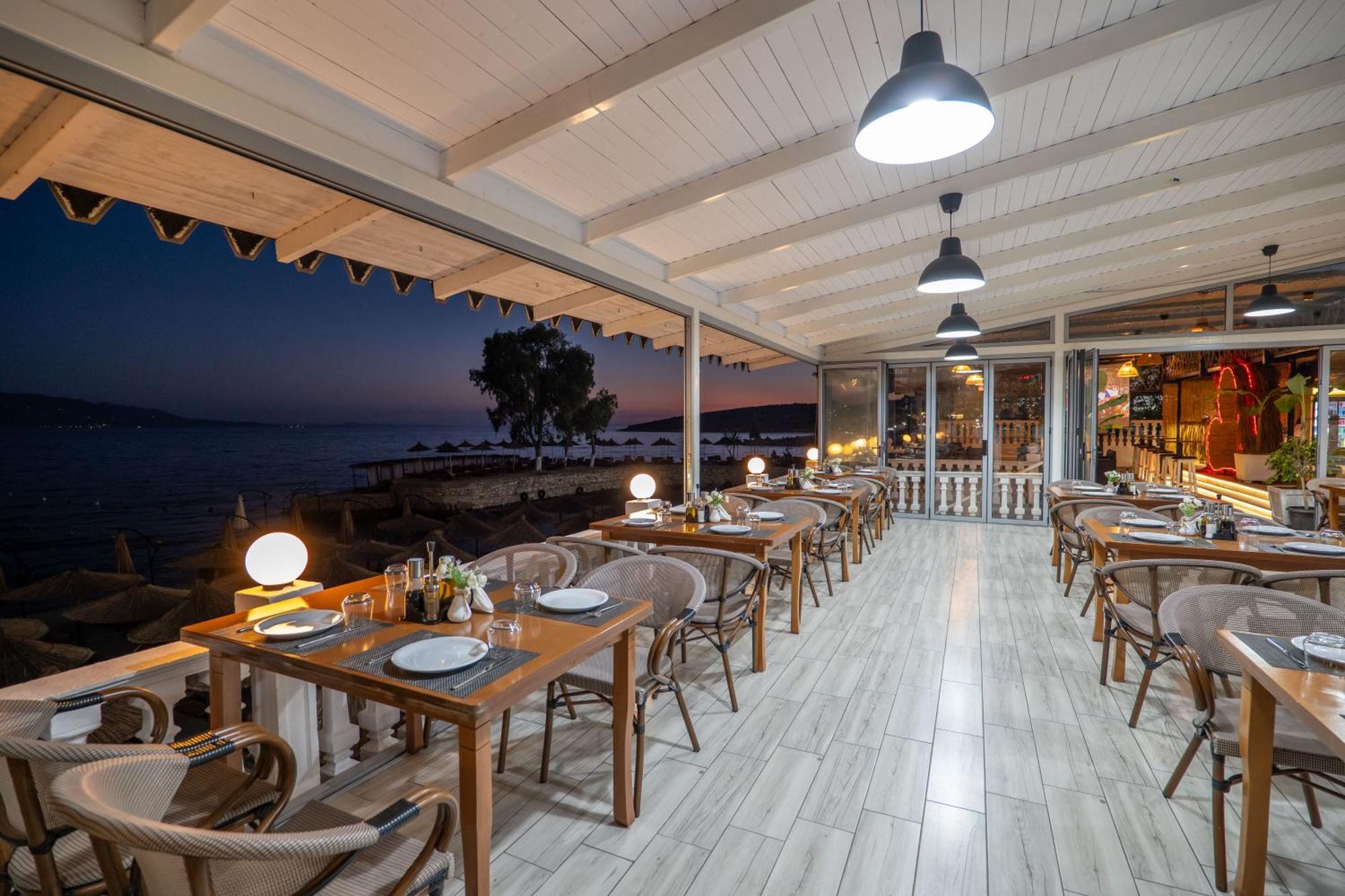 Hotel Kompleks Joni Саранде Екстериор снимка