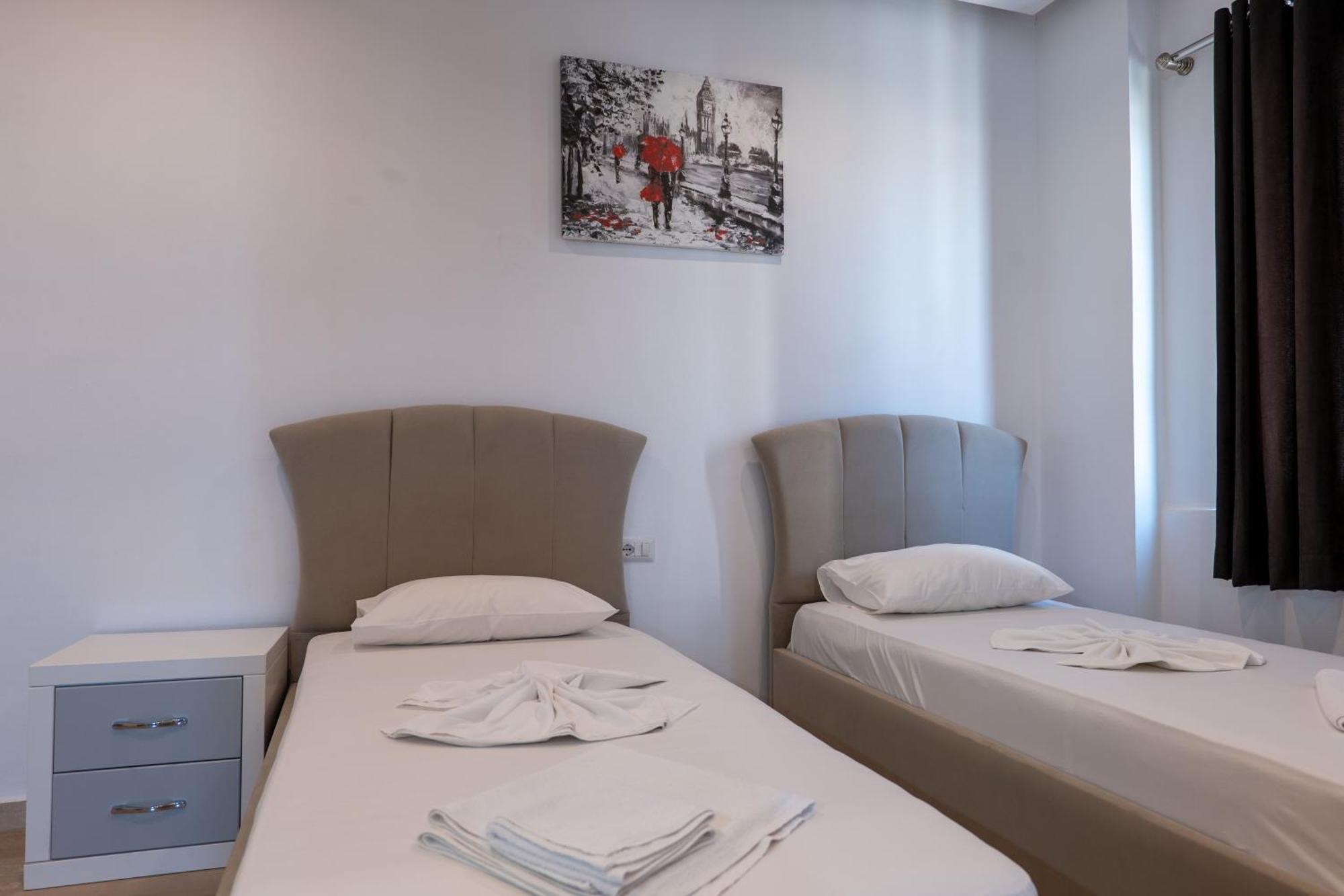 Hotel Kompleks Joni Саранде Екстериор снимка