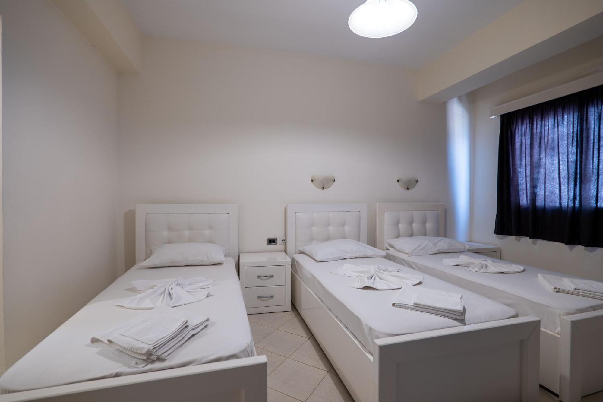 Hotel Kompleks Joni Саранде Екстериор снимка