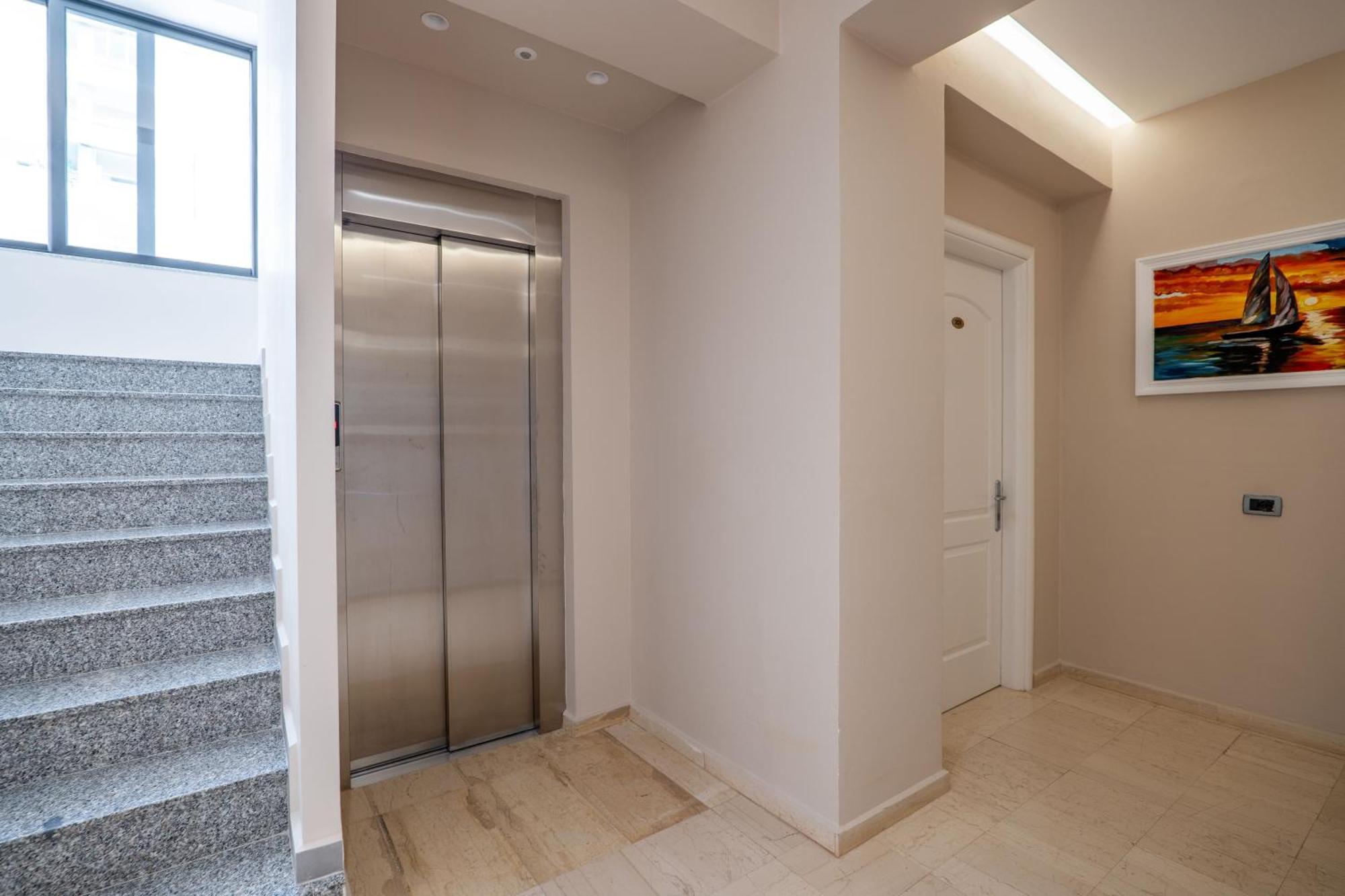 Hotel Kompleks Joni Саранде Екстериор снимка